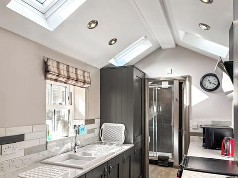 Kitchen | Jasmine Cottage, Grassington