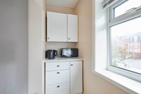 Carrville Apartment, Durham - Host & Stay