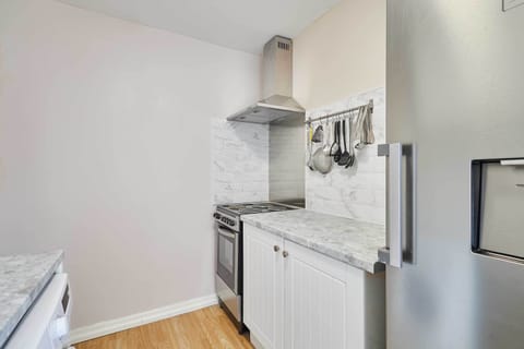 Carrville Apartment, Durham - Host & Stay