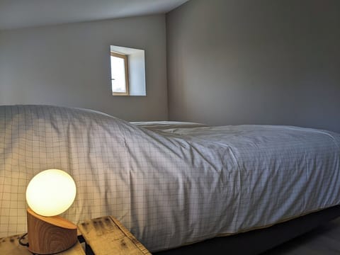 Bedroom with two single beds and dressing