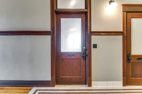 Studio Exterior | Keyless Entry