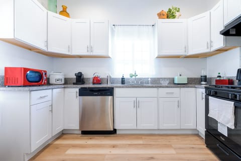 Fully equipped kitchen.