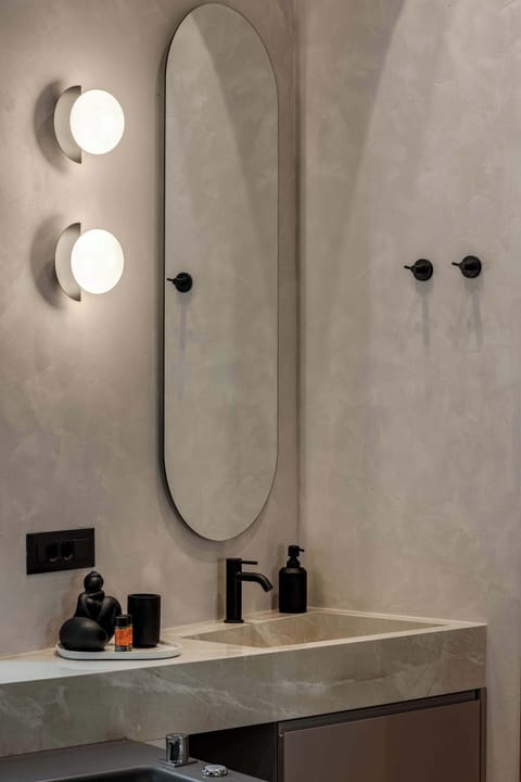 Stylish Finishing Touches in the Bathroom