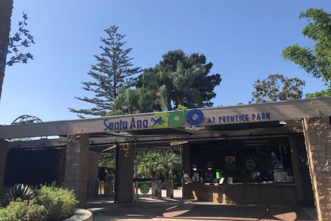 0.2 mile from Santa Ana Zoo
