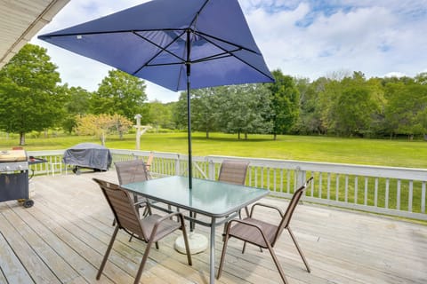 Little Valley Vacation Rental | 3BR | 2.5BA | 1,832 Sq Ft | 2 Steps to Enter