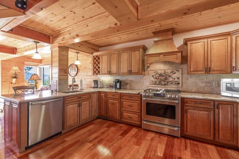 Plenty of room for cooking with friends and family