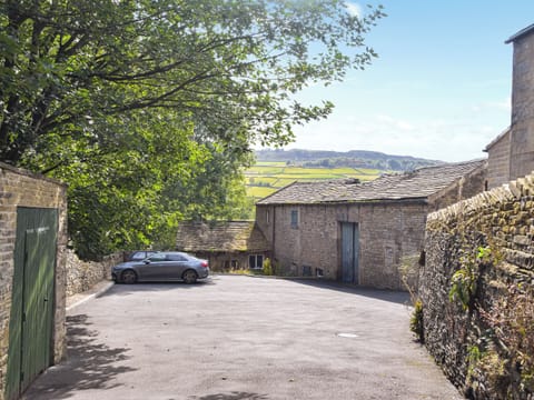 Outdoor | Kestrel Cottage, Holmfirth