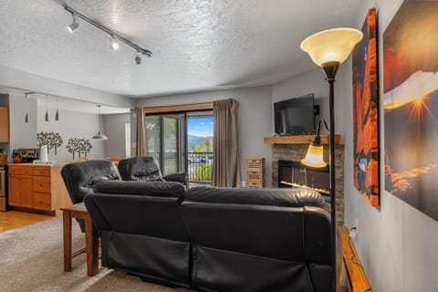 Lake Cliffe #108 Building F