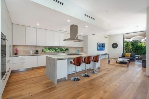 Villa Stella by LuxJB. Gated, new, triplex villa, designed for large families.