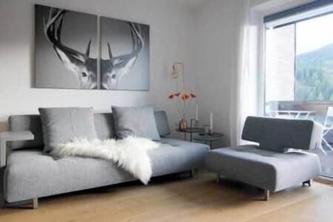 E5c57a70 2c88 428f 863a b684c44a5ce2