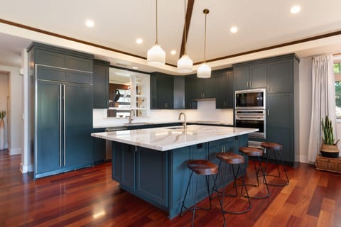 Prepare delicious island inspired meals in the large kitchen