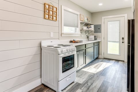 Kitchen | Cooking Basics | Keurig | Main Level