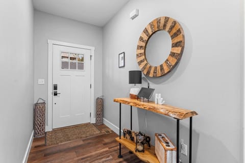A cheerful foyer will welcome you home​