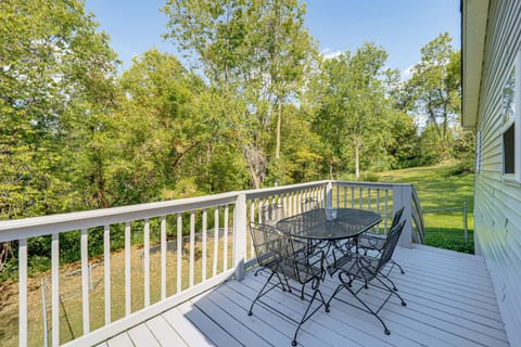 Back Deck | Outdoor Dining Space