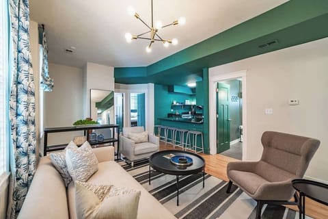 ⬆️2nd Floor - Living Room 1 and Kitchen l
