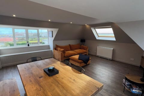 Loung/dining area with sea views