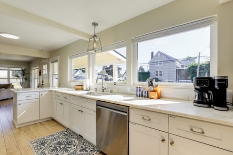 Kitchen | Cooking Basics | Drip Coffee Maker | Main Floor