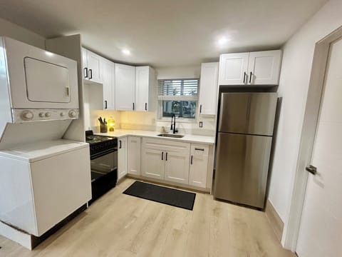 Brand new kitchen with Cooking basics