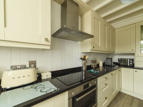 House, Roof, Cottage, Rural Area, Home, Village, Yard, Farmhouse, Mountain Village