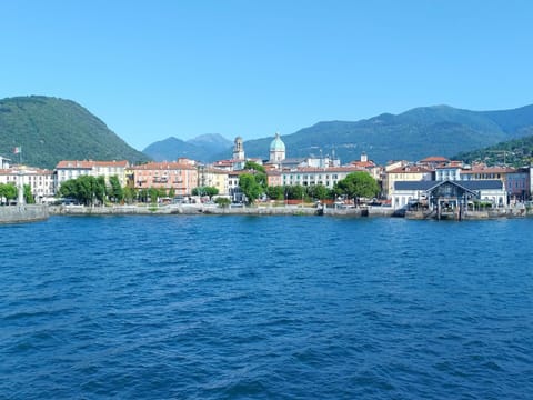 White, Number, Screenshot