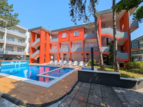 Furniture, Table, Chair, Coastal And Oceanic Landforms, Interior Design, Sea, Kitchen & Dining Room Table, Resort, Coast, Outdoor Furniture