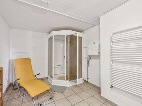 Flooring, Floor, Wall, Interior Design, Ceiling, Room, Door, Apartment, Wood Stain