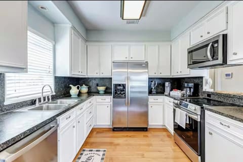 New stainless-steel appliances in the amazing Chef's kitchen!