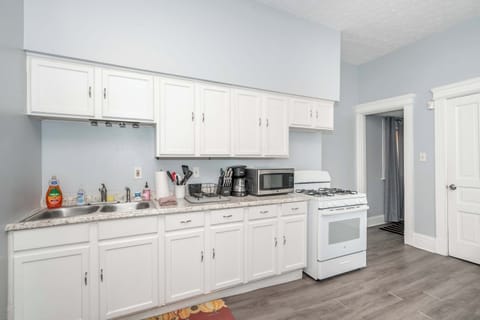 Suite 1’s inviting eat-in kitchen offers ample space & all the comforts of home
