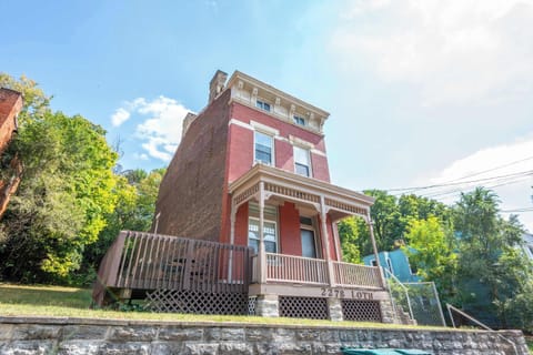 Welcome to Queen City Suites!