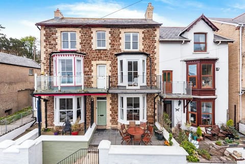 Horizon - front of house