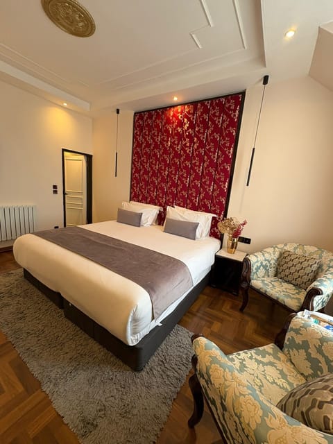 Unit w/ Double Bed