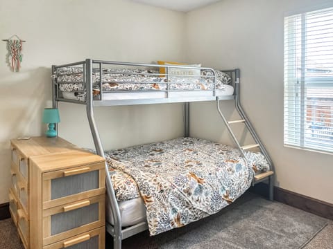 Bunk bedroom | Miner’s Rest, Frizington