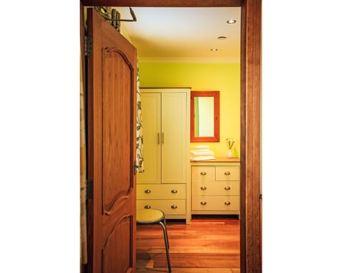 Mountainous Landforms, Snow, Mountain, Town, Winter, Mountain Range, Glacial Landform, Freezing, Hill Station, Slope