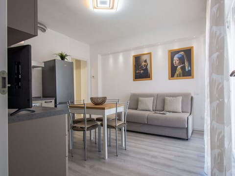 Furniture, Interior Design, Flooring, Floor, Wood, Room, Ceiling, Table, Lighting, Couch