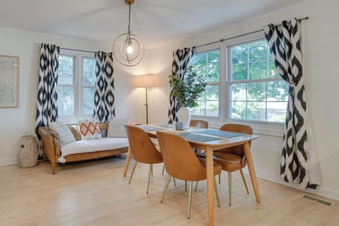 Dining Table | Dishware/Flatware