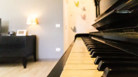 living room's details, the piano