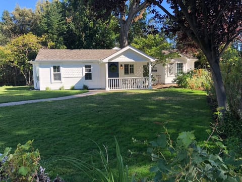 The Hacienda Country Cottage