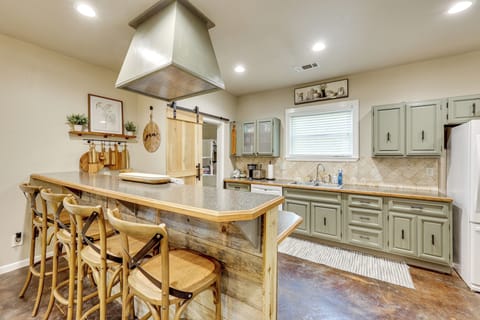 Kitchen | Cooking Basics | Keurig Coffee Maker | Dishwasher | Blender | Toaster