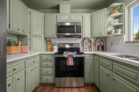 spices, pans, pots, Full size stove, oven, fridge