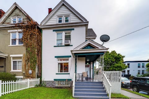 Cincinnati Vacation Rental | 4BR | 2.5BA | 1 Step Required | 1,900 Sq Ft