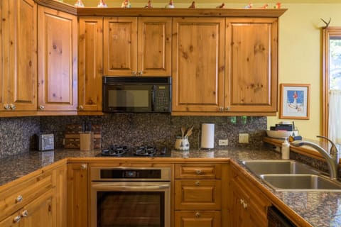 Fully equipped kitchen