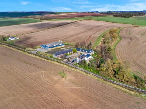 Water, Body Of Water, Coast, Coastal And Oceanic Landforms, Sea, Summer, Beach, Ocean, Tourist Attraction, Shore