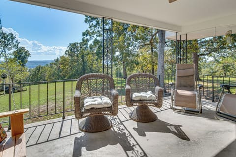 Mountain Home Vacation Rental | 3BR | 2BA | 1,400 Sq Ft | 2 Steps to Enter