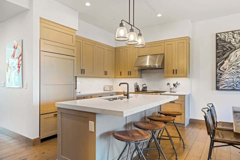 Kitchen: Drip coffee maker, Crockpot, blender, air fryer, toaster, kettle, cooking utensils, tableware