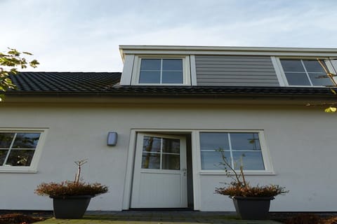 Entrance / Reception