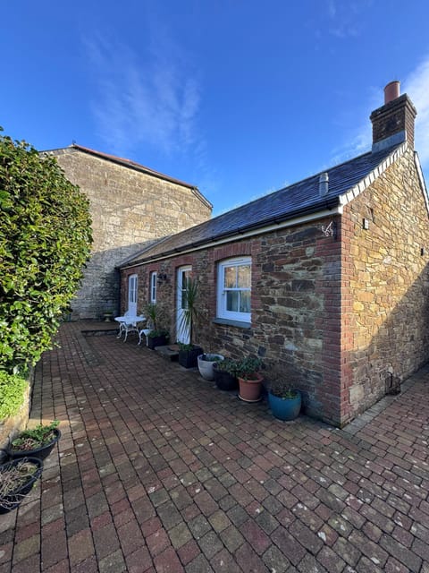 Small Ships Cottage
