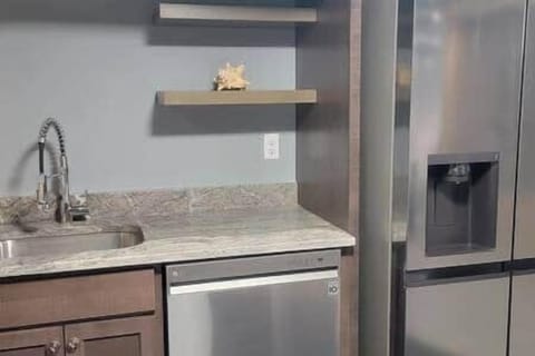 Fridge has ice and water filter