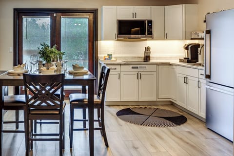 Kitchen | Dining Area