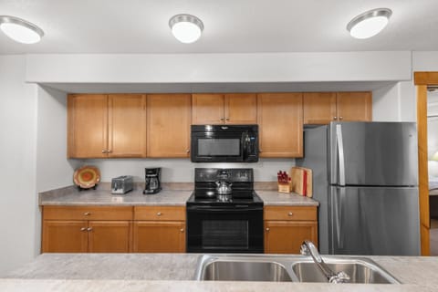 Refrigerator | Kitchen | Microwave