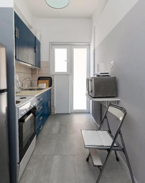 Spacious, bright kitchen with everything you need to feel at home.